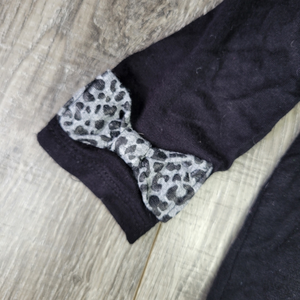 Baby Girls 2 pc Set Disney Minnie and Mickey Leopard Print Gray Black Red Bows - Picture 3 of 6